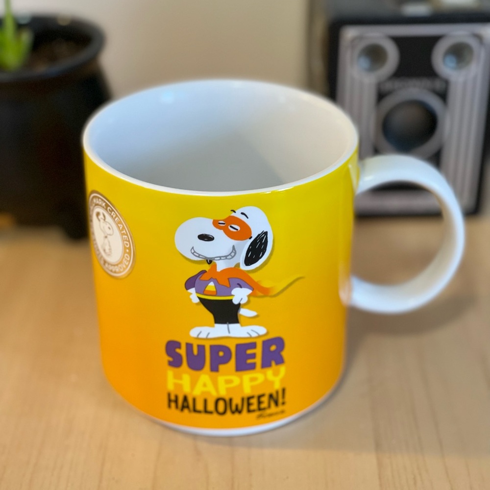 Hallmark Halloween Snoopy mug